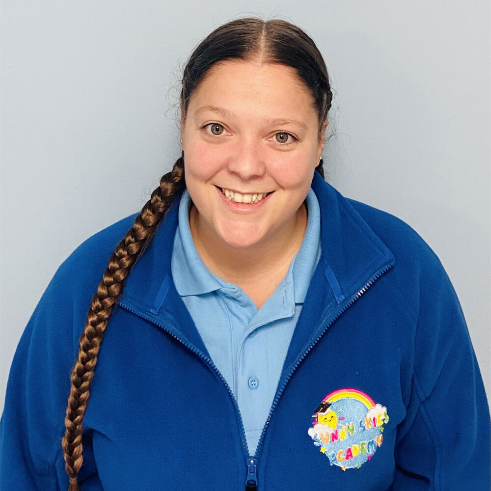 Team headshot of Miss Lindsey to accompany the biography content